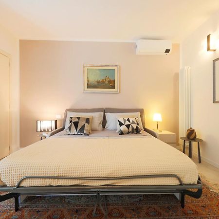 Siena Uptown - Sabrina'S Charming Apartment Buitenkant foto