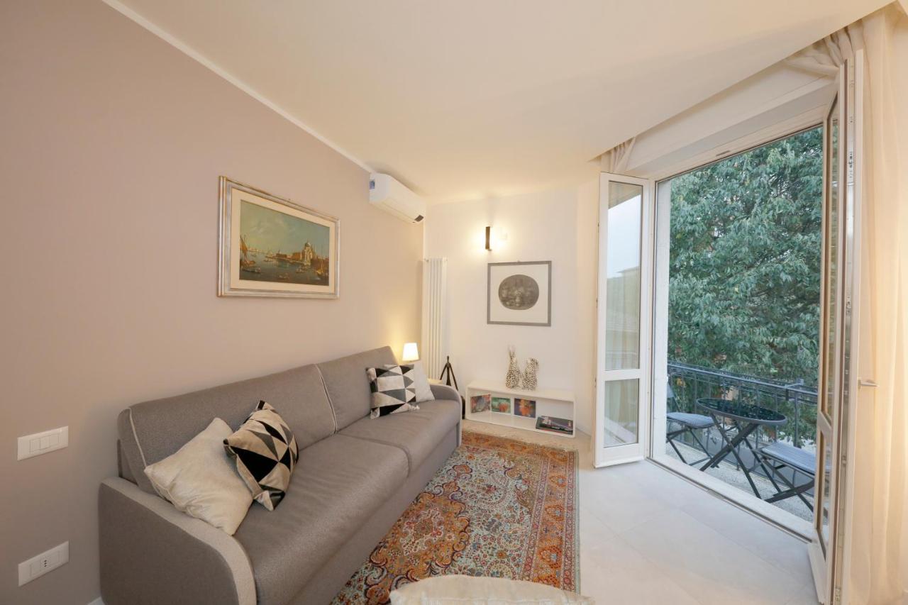 Siena Uptown - Sabrina'S Charming Apartment Buitenkant foto