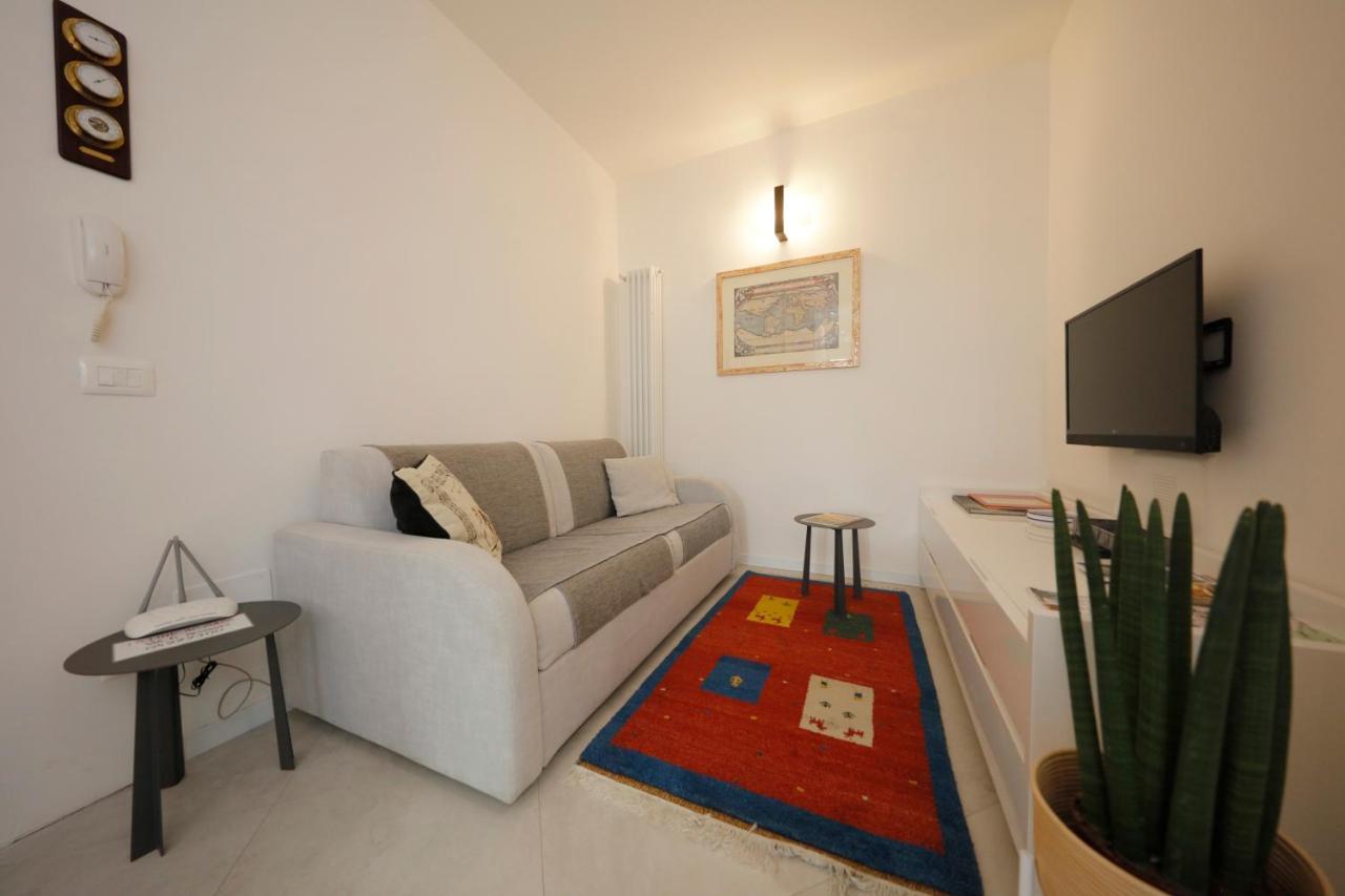 Siena Uptown - Sabrina'S Charming Apartment Buitenkant foto